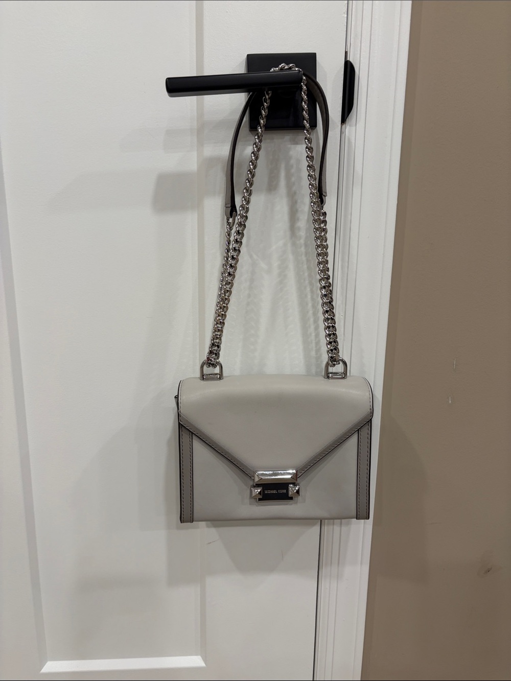 MICHAEL Michael Kors Light Gray Leather Envelope Shoulder Bag with Silver Chain